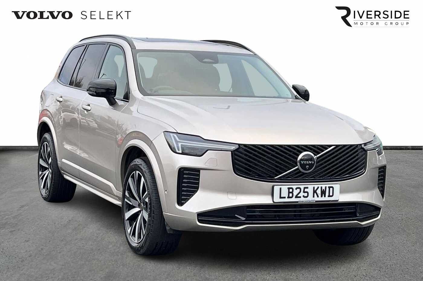 Main listing image - Volvo XC90