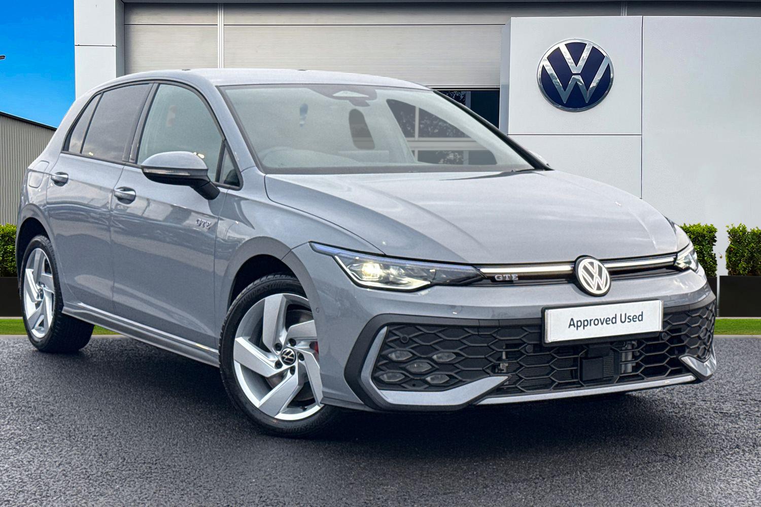 Main listing image - Volkswagen Golf GTE