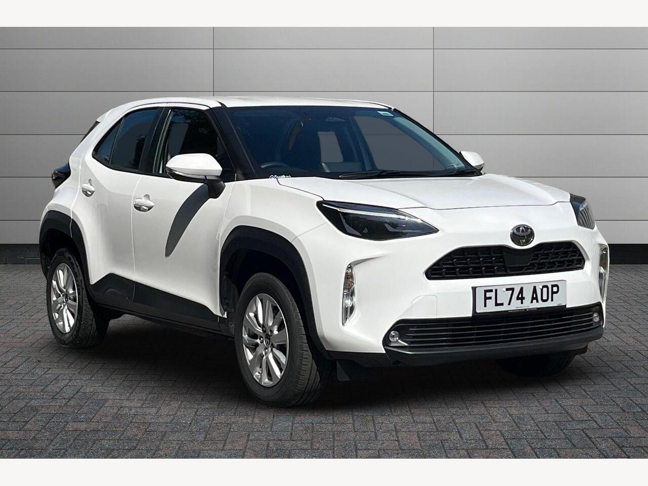 Main listing image - Toyota Yaris Cross