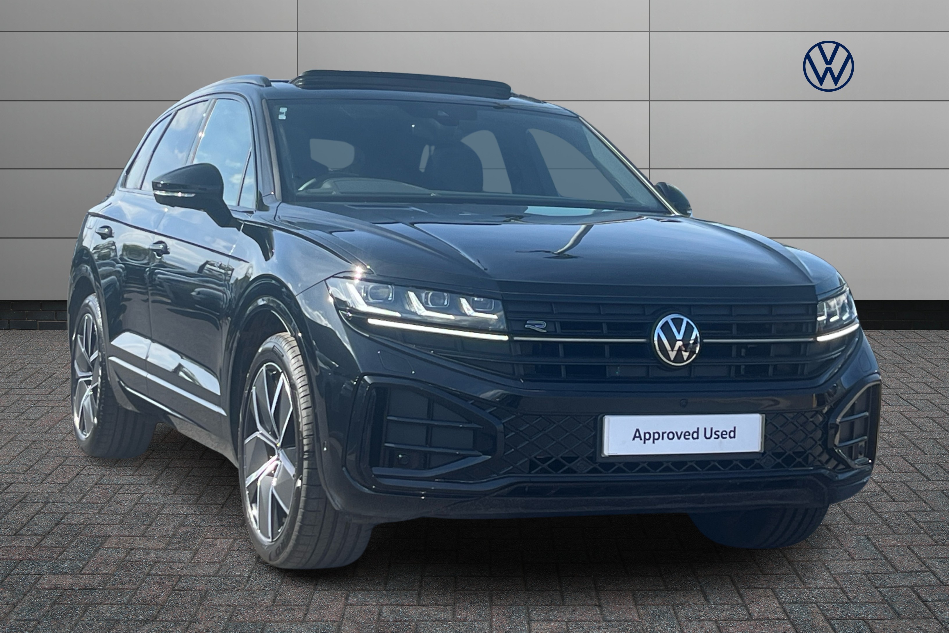 Main listing image - Volkswagen Touareg
