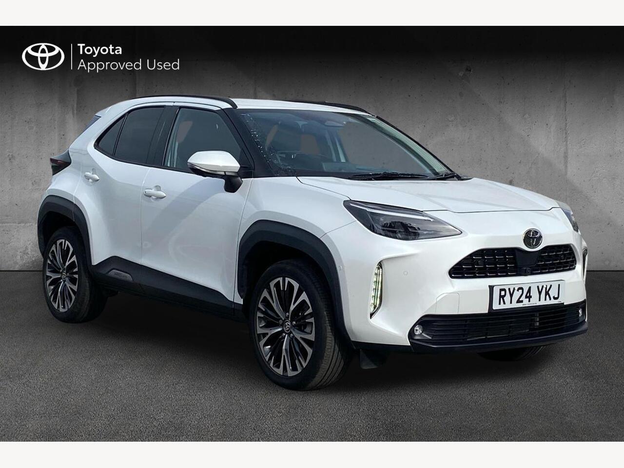 Main listing image - Toyota Yaris Cross