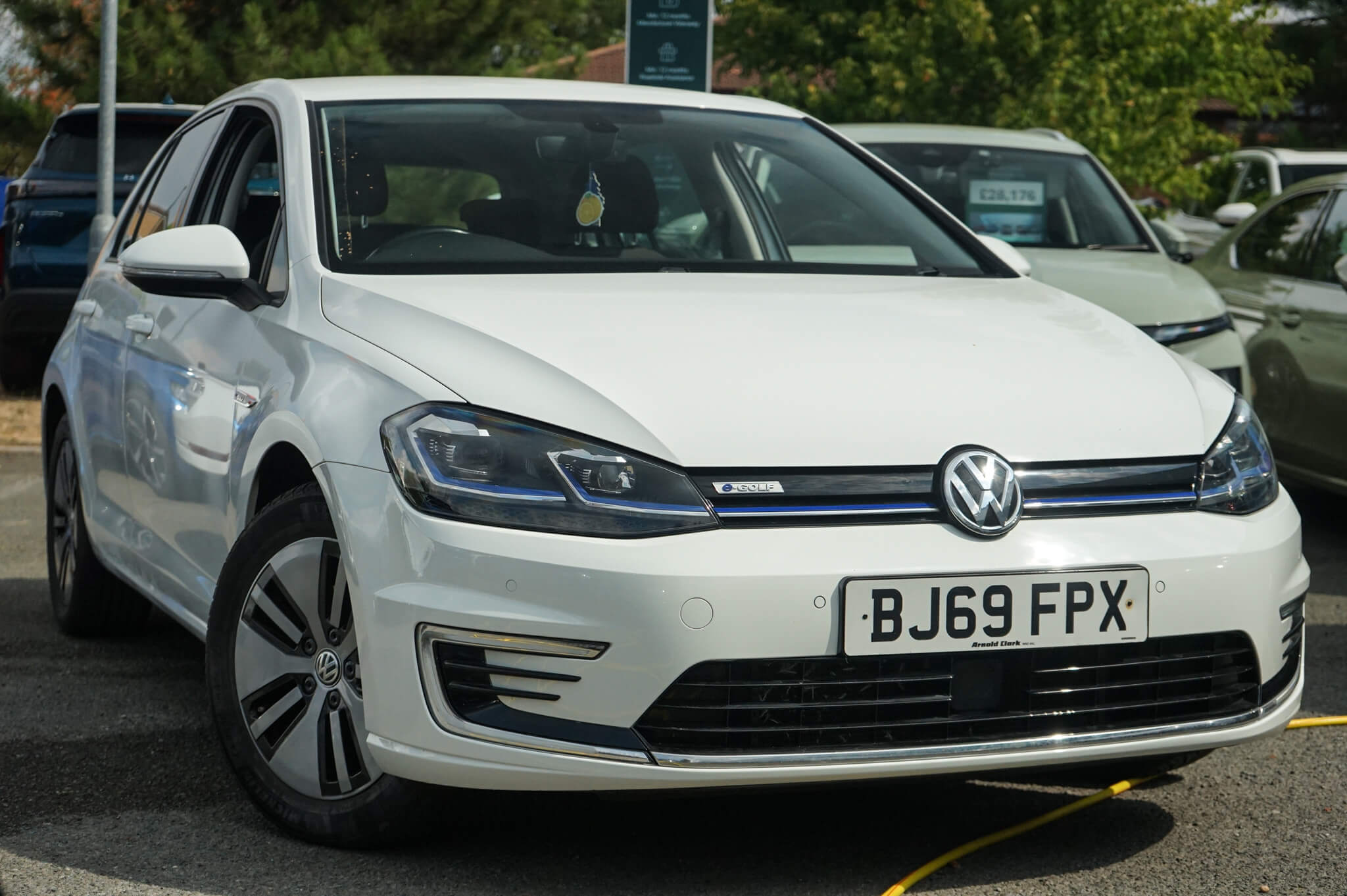 Main listing image - Volkswagen Golf