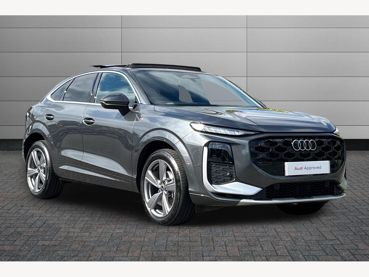 Main listing image - Audi Q3