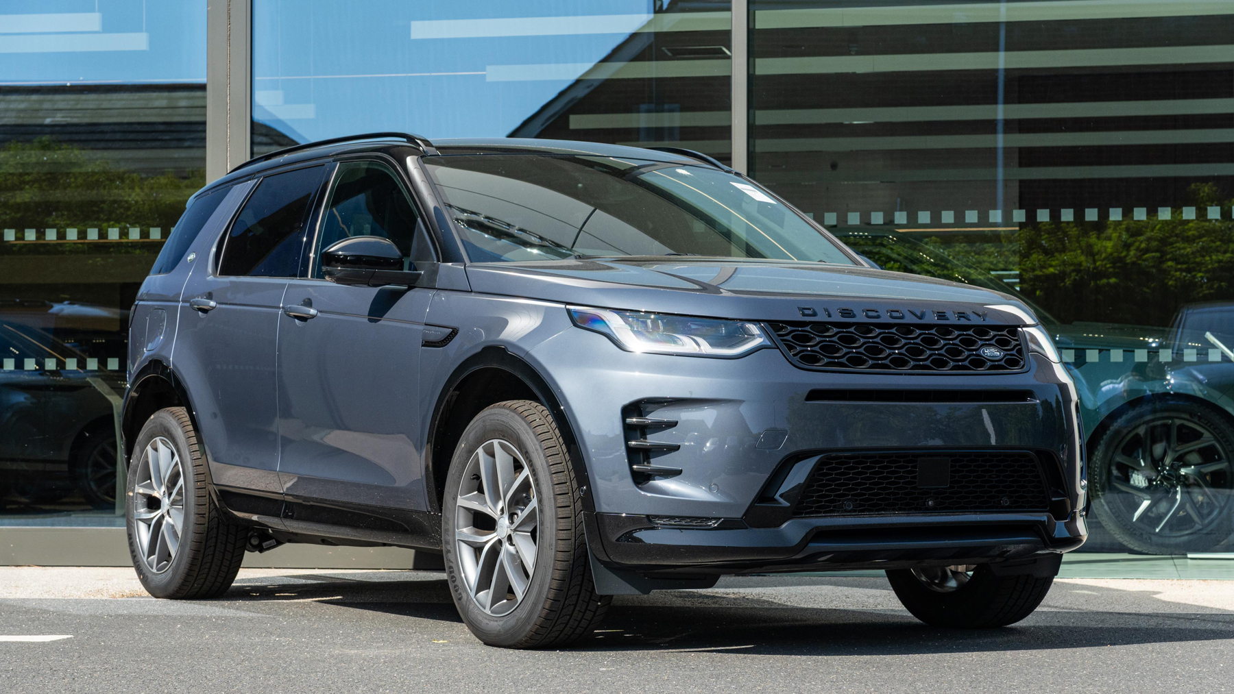 Main listing image - Land Rover Discovery Sport