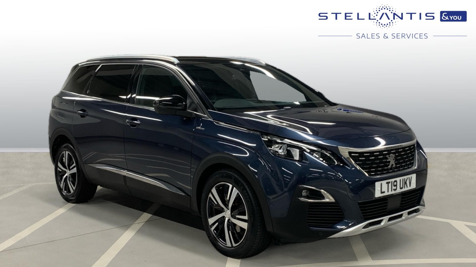 Main listing image - Peugeot 5008