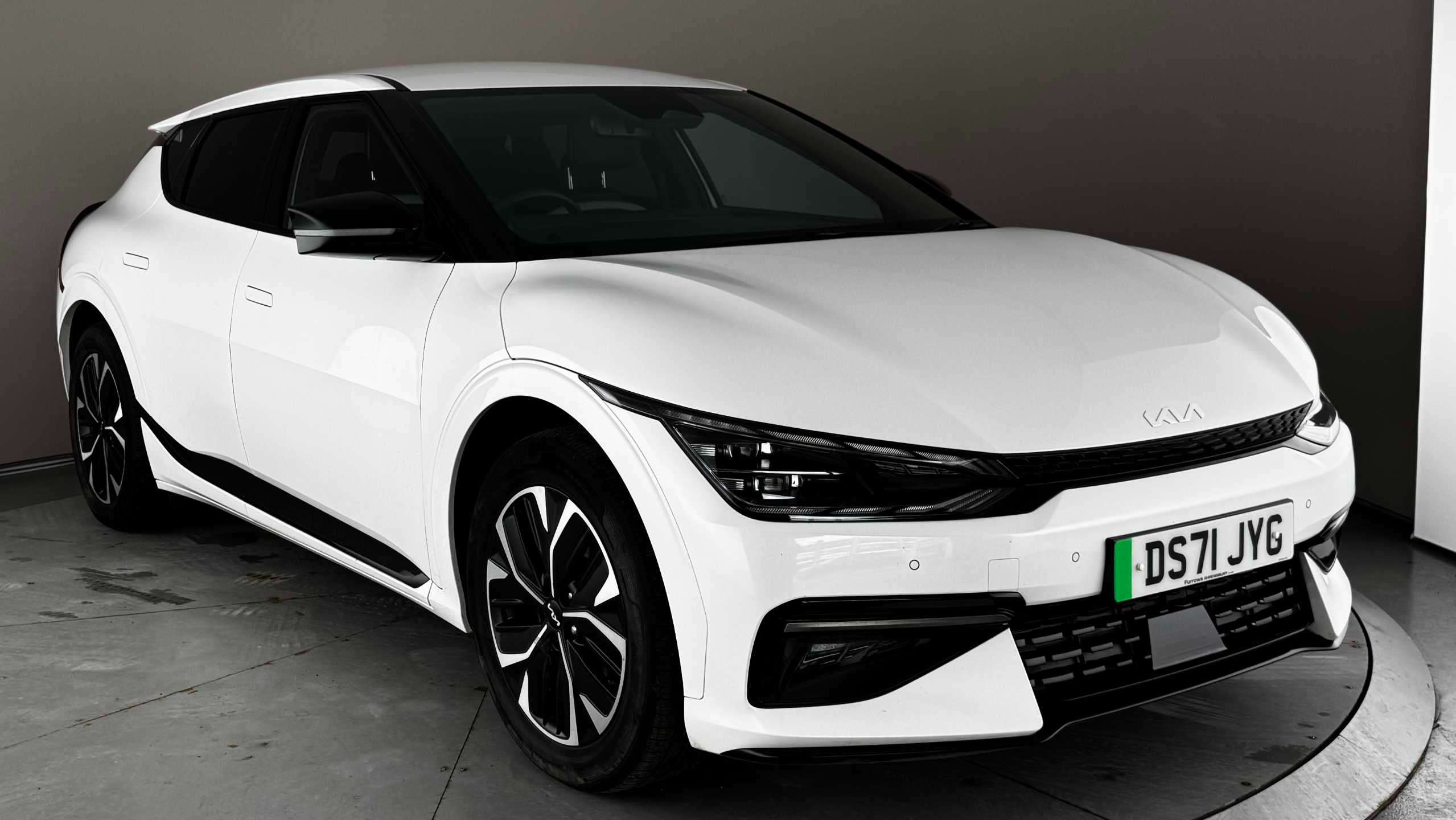 Main listing image - Kia EV6