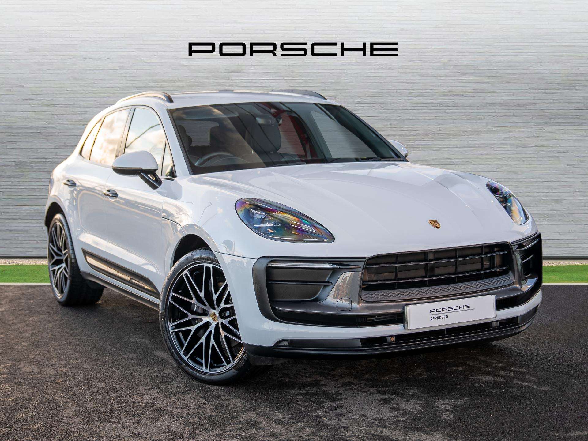 Main listing image - Porsche Macan