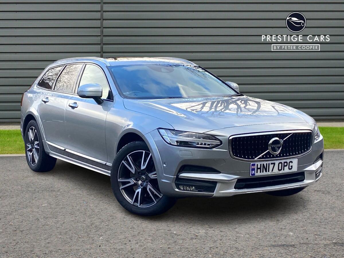 Main listing image - Volvo V90 Cross Country