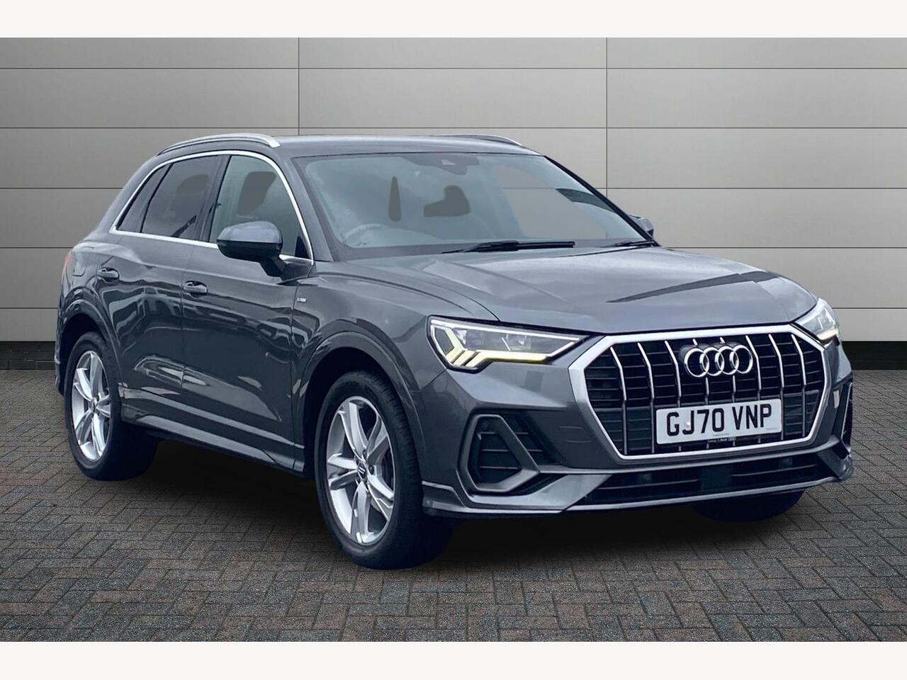 Main listing image - Audi Q3