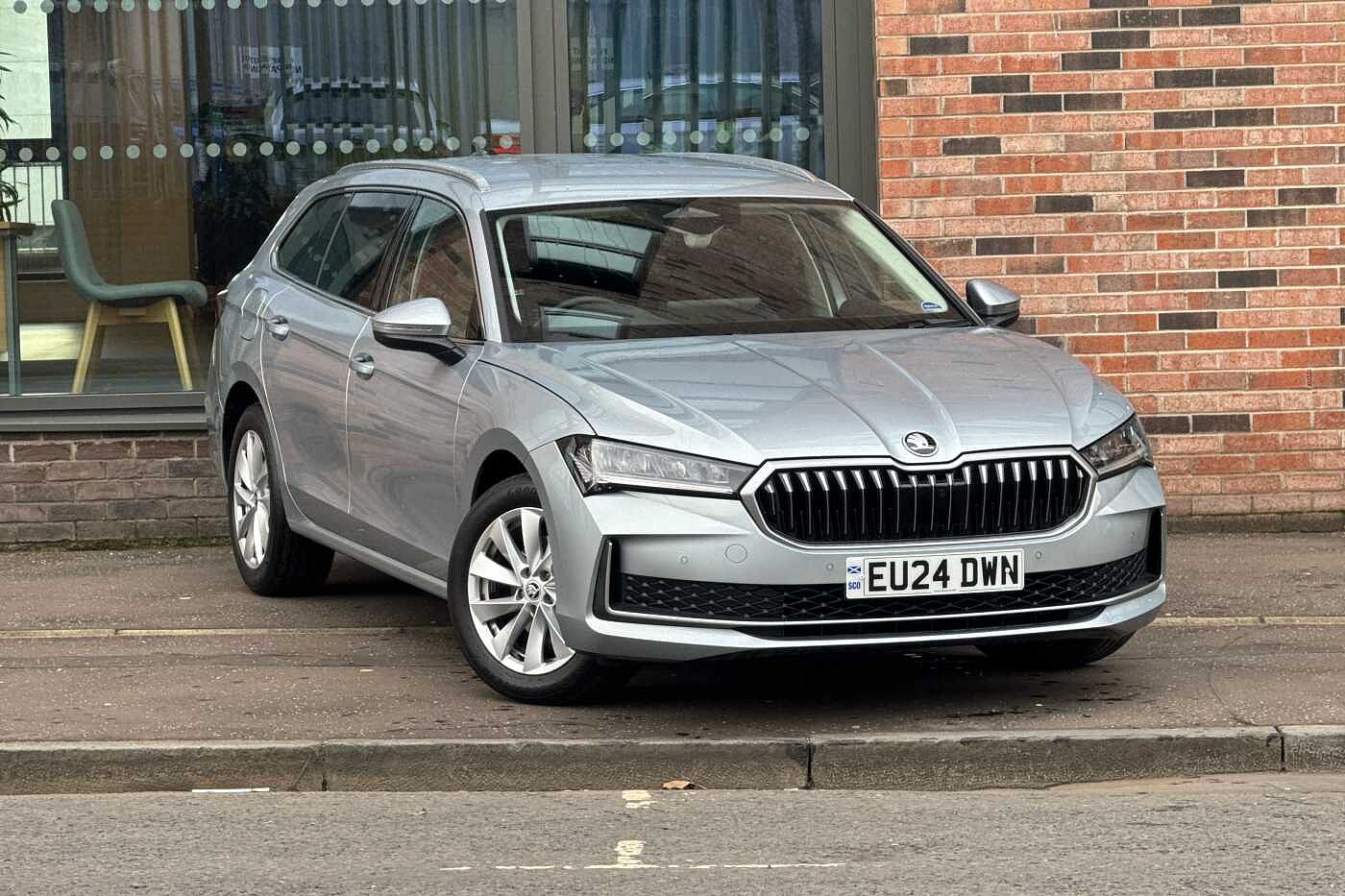 Main listing image - Skoda Superb Estate