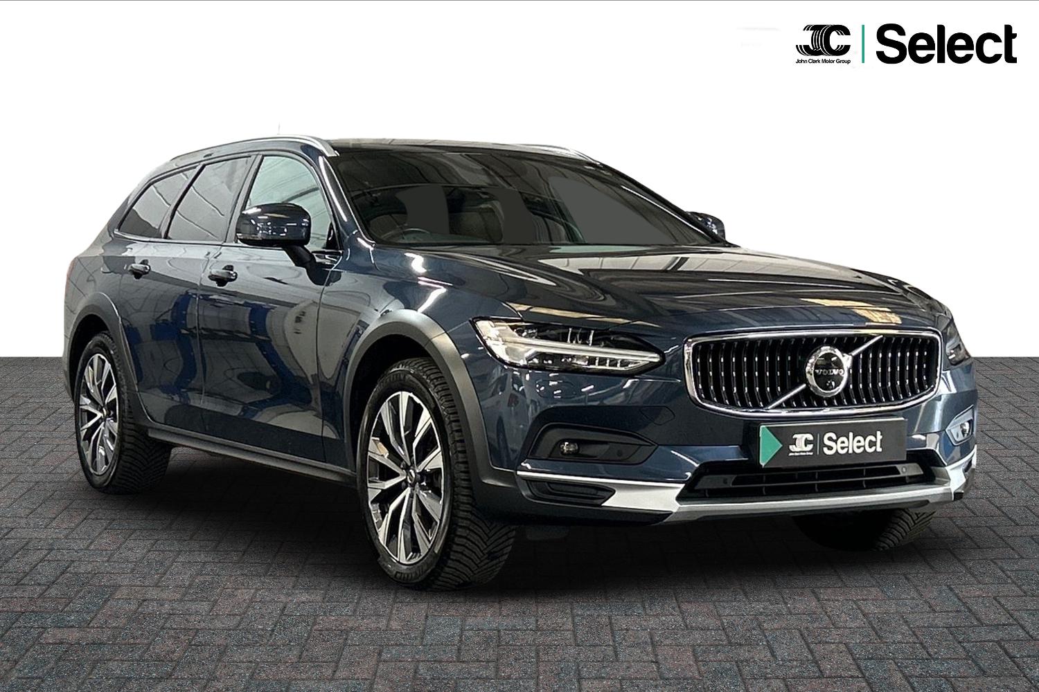 Main listing image - Volvo V90 Cross Country