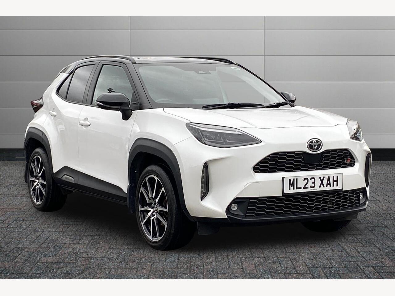 Main listing image - Toyota Yaris Cross