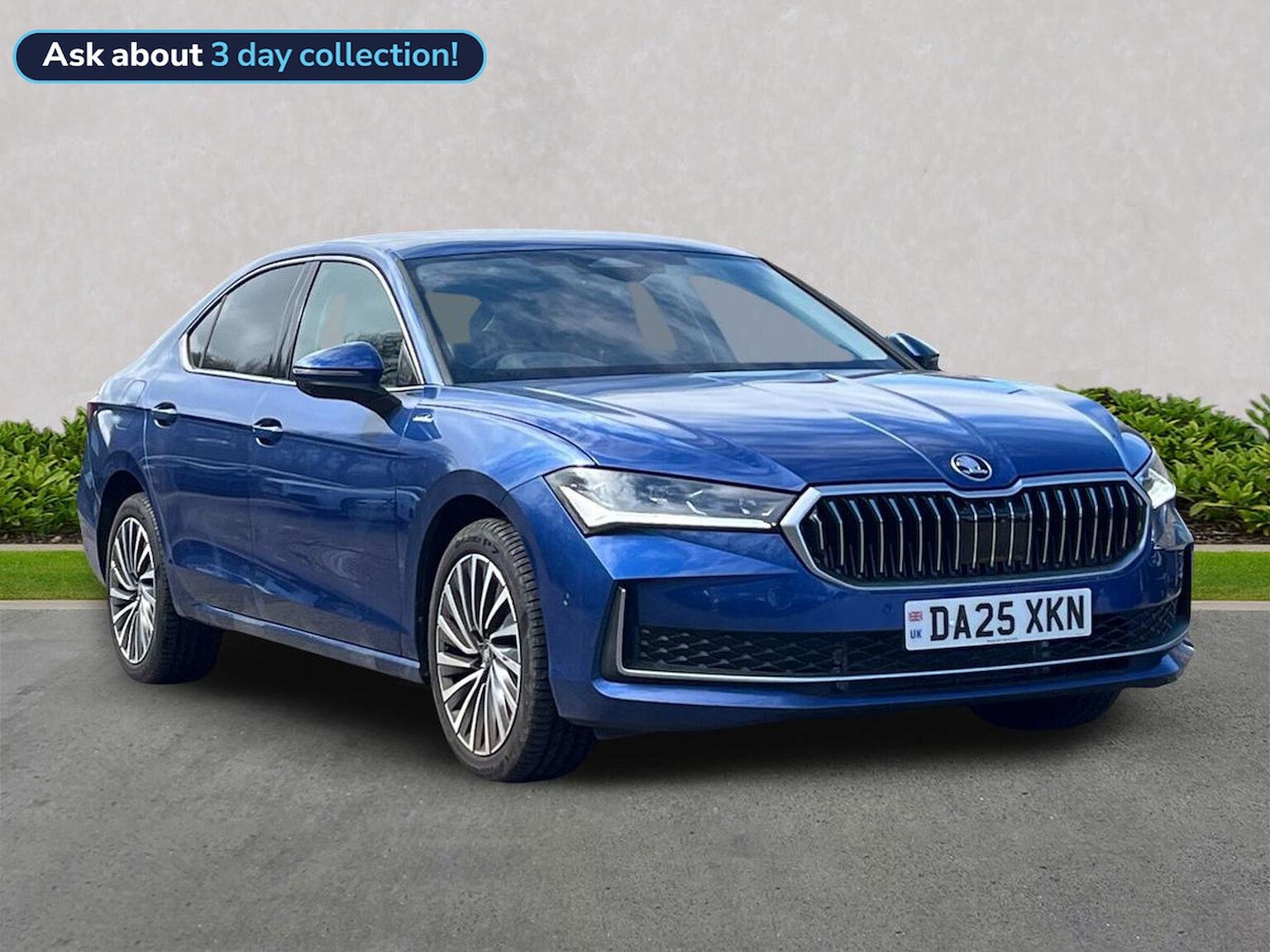 Main listing image - Skoda Superb