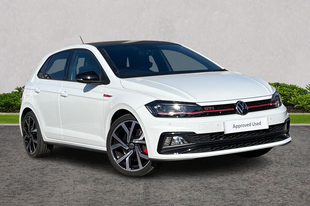 Main listing image - Volkswagen Golf R