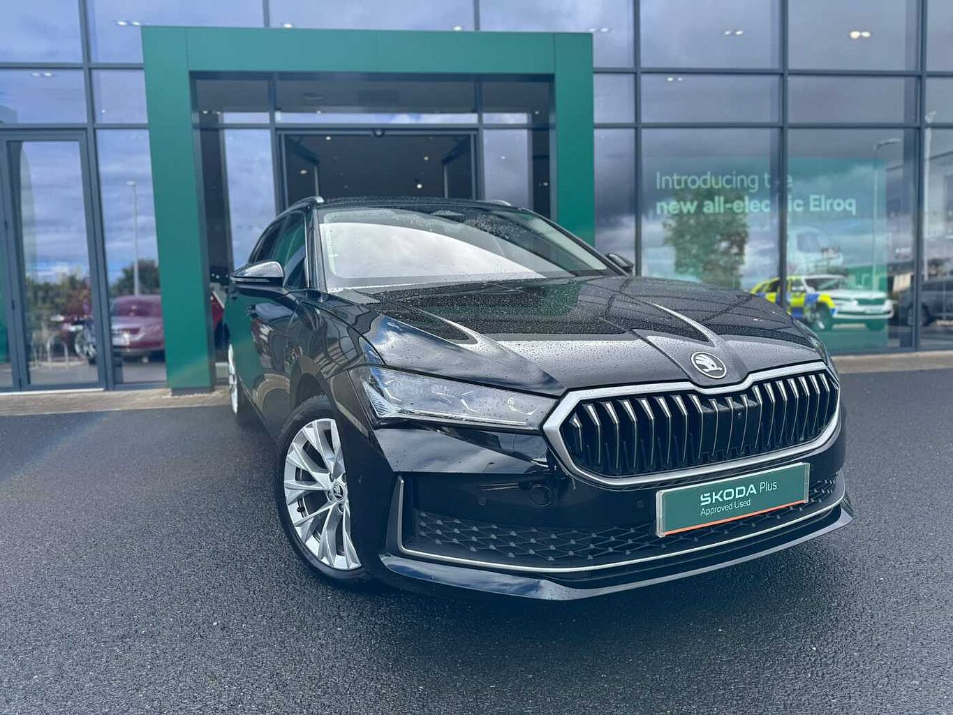 Main listing image - Skoda Superb Estate