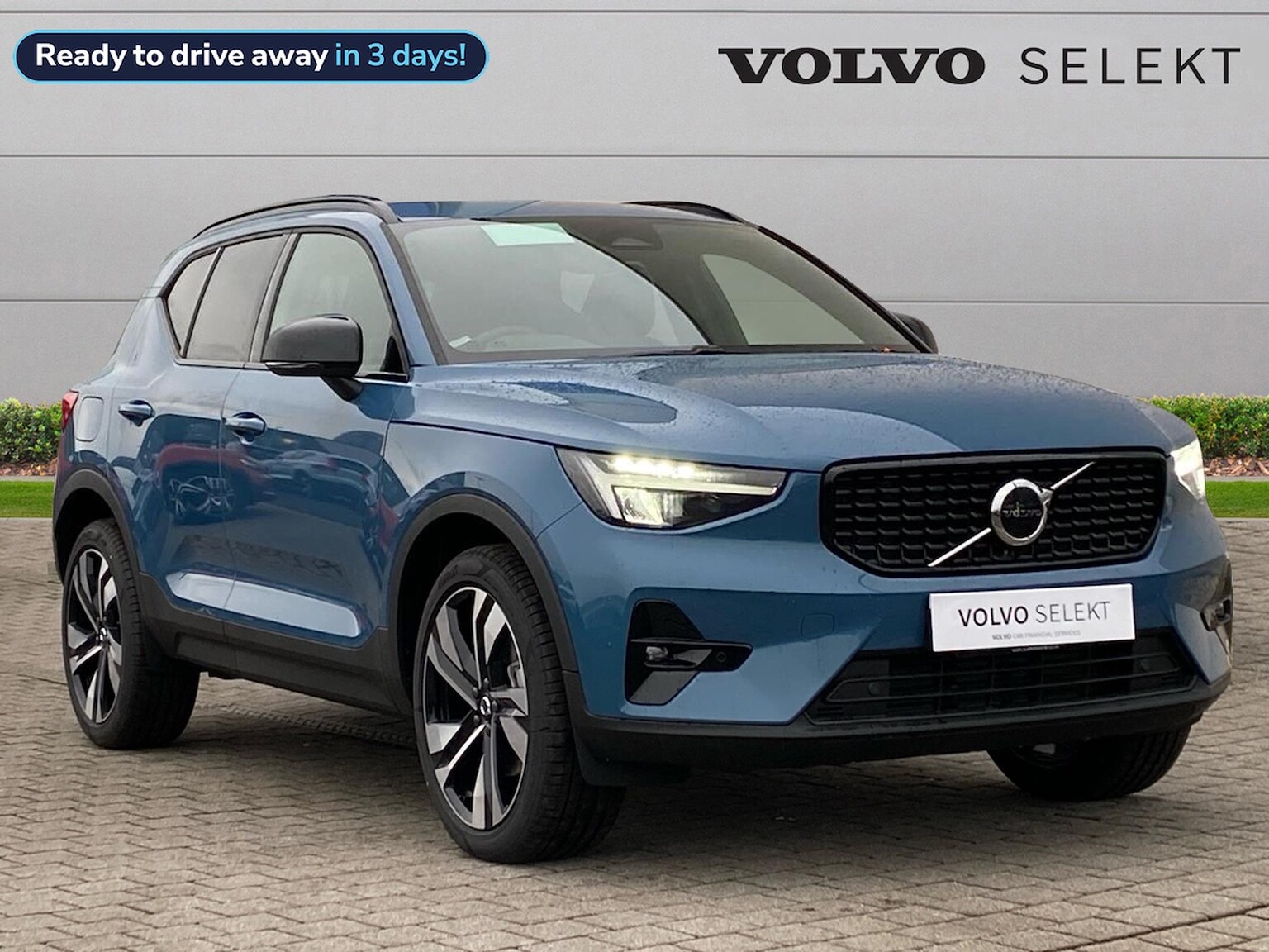 Main listing image - Volvo XC40