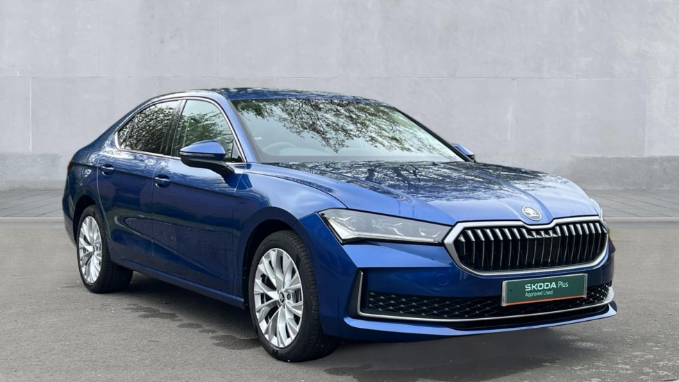 Main listing image - Skoda Superb