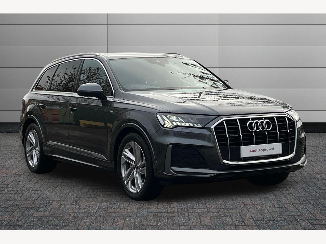 Main listing image - Audi Q7