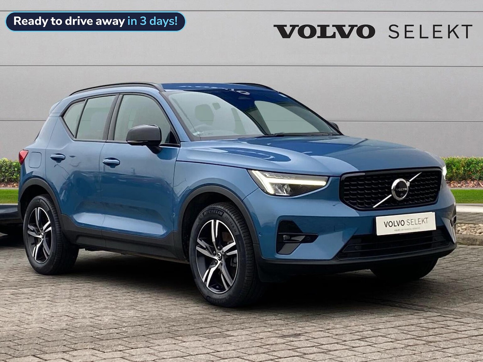 Main listing image - Volvo XC40