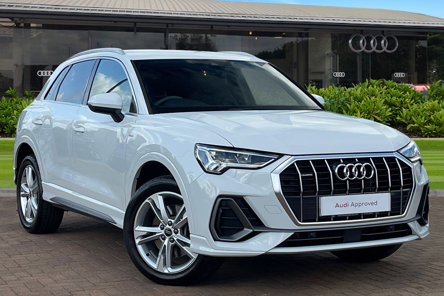 Main listing image - Audi Q3