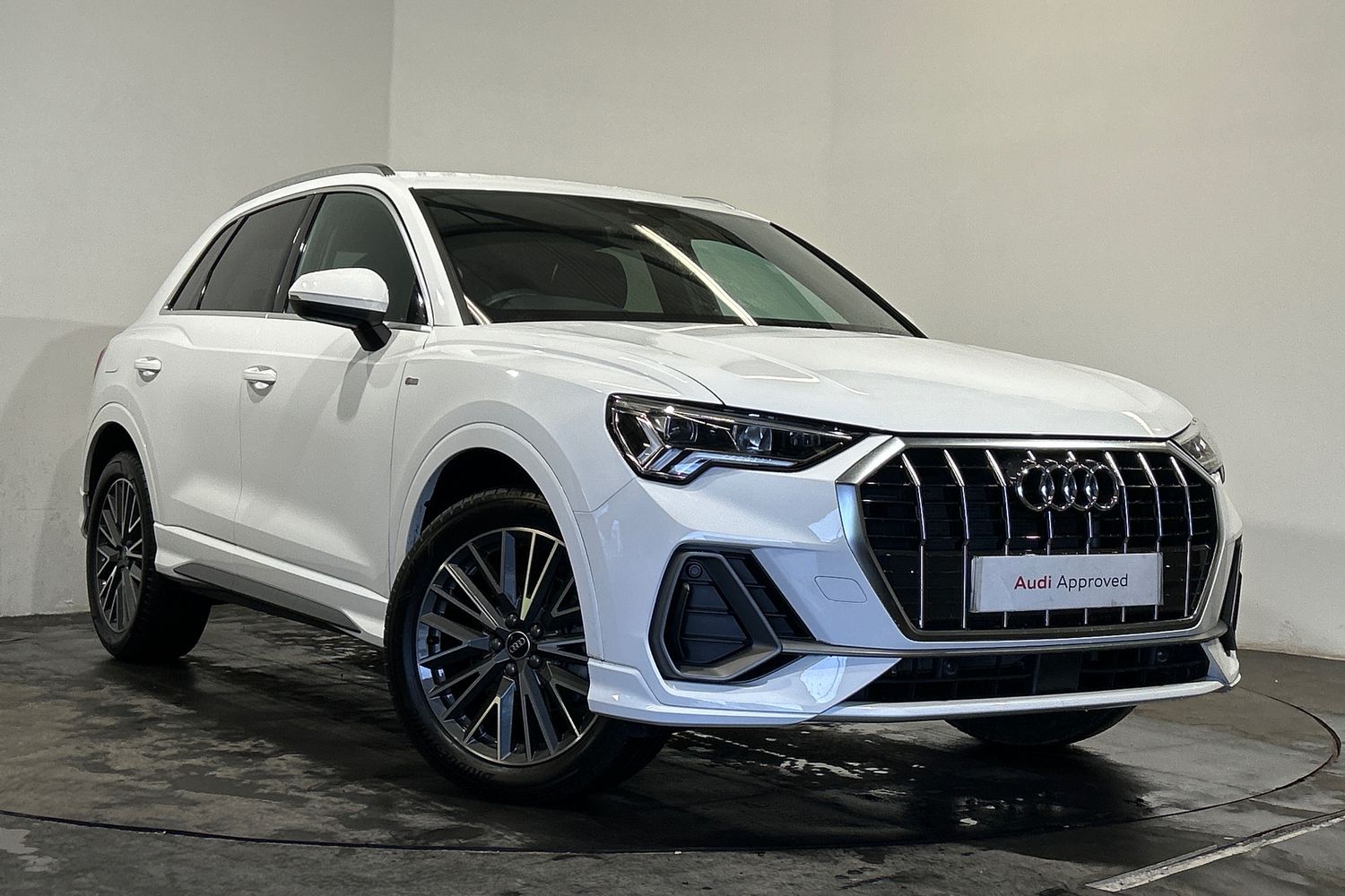 Main listing image - Audi Q3