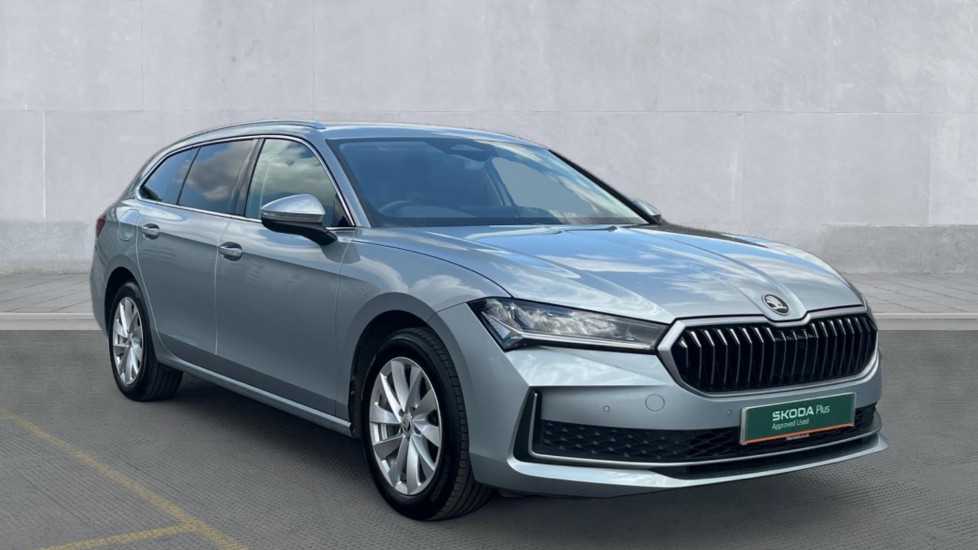 Main listing image - Skoda Superb Estate