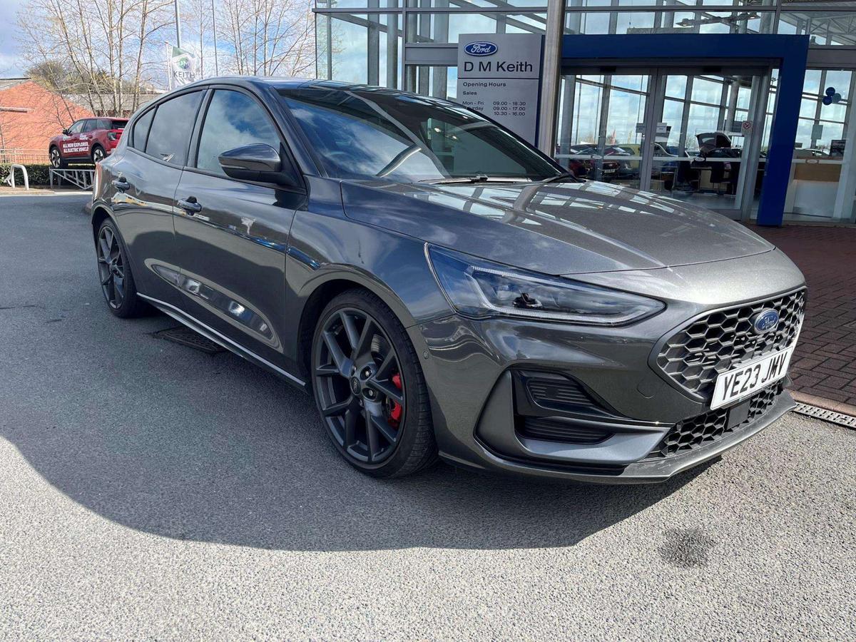 Main listing image - Ford Focus ST