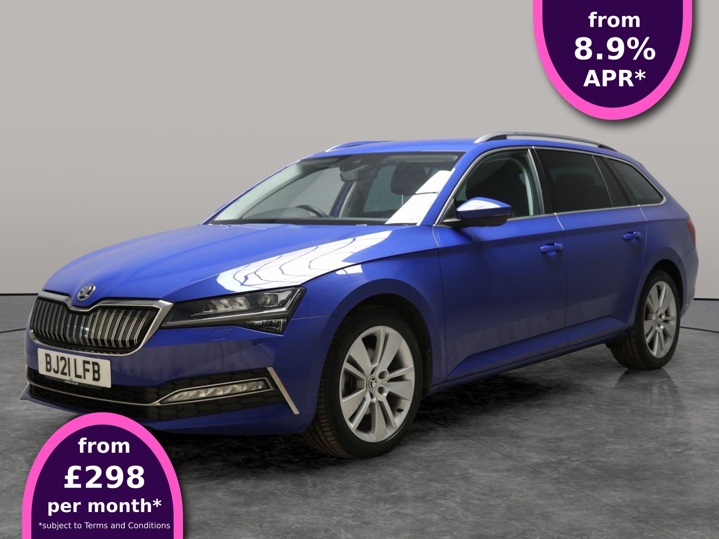 Main listing image - Skoda Superb Estate