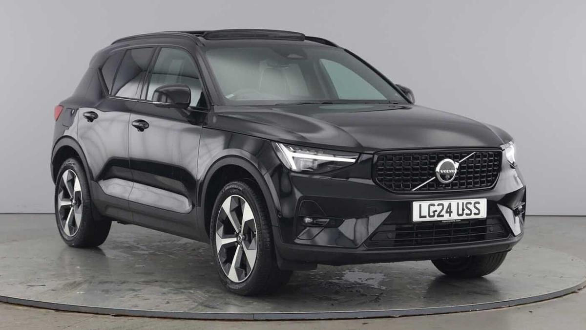 Main listing image - Volvo XC40