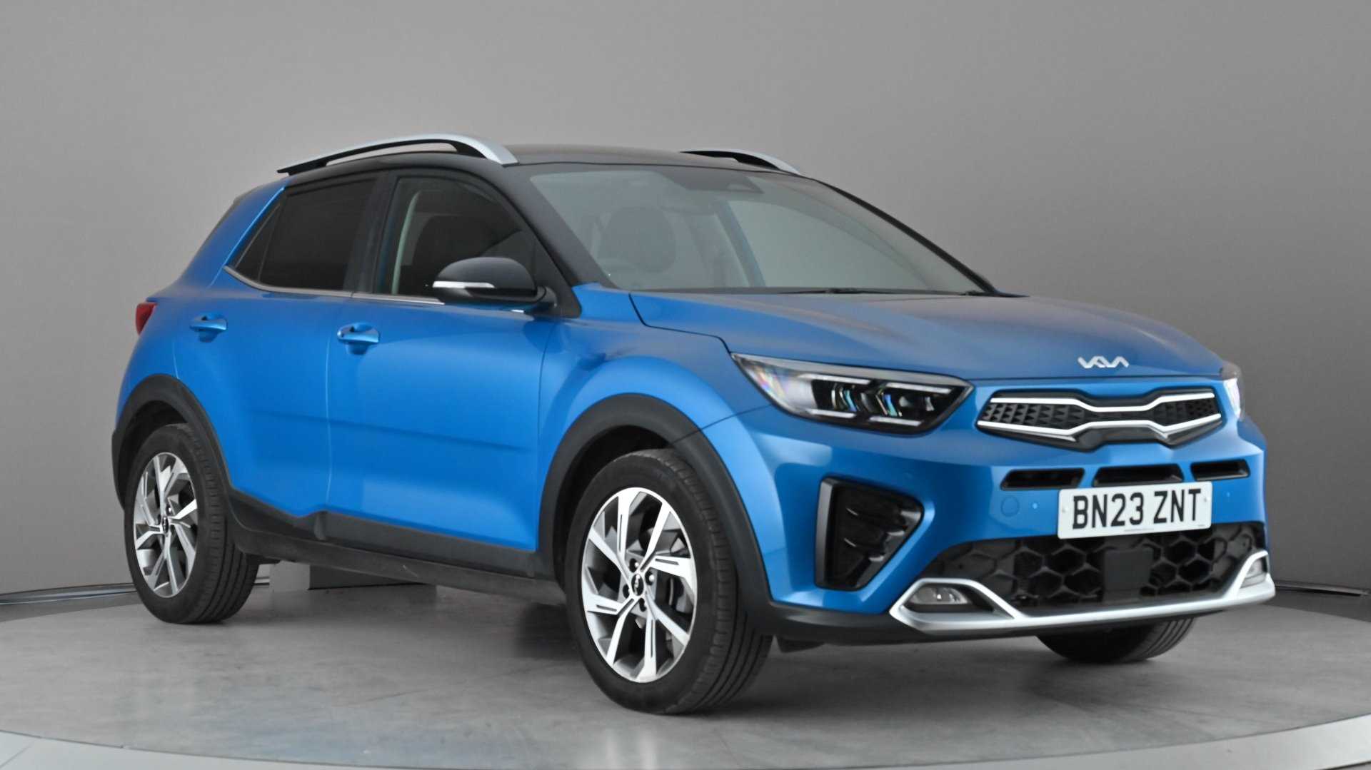 Main listing image - Kia Stonic