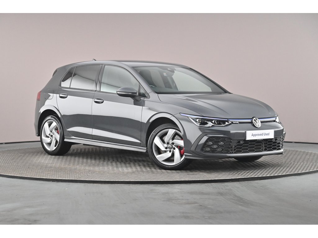Main listing image - Volkswagen Golf GTE
