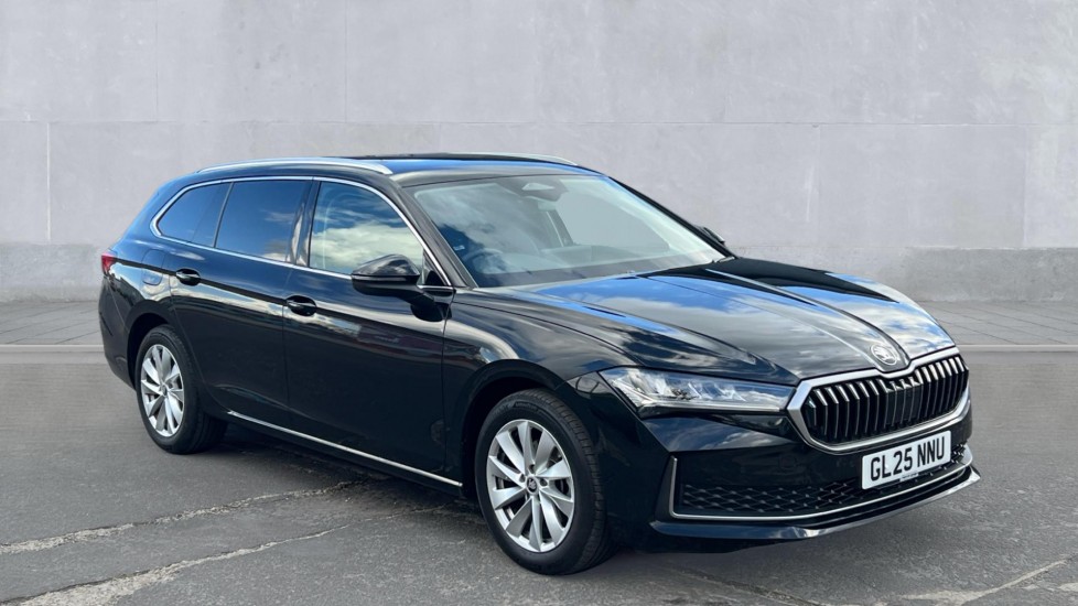 Main listing image - Skoda Superb Estate