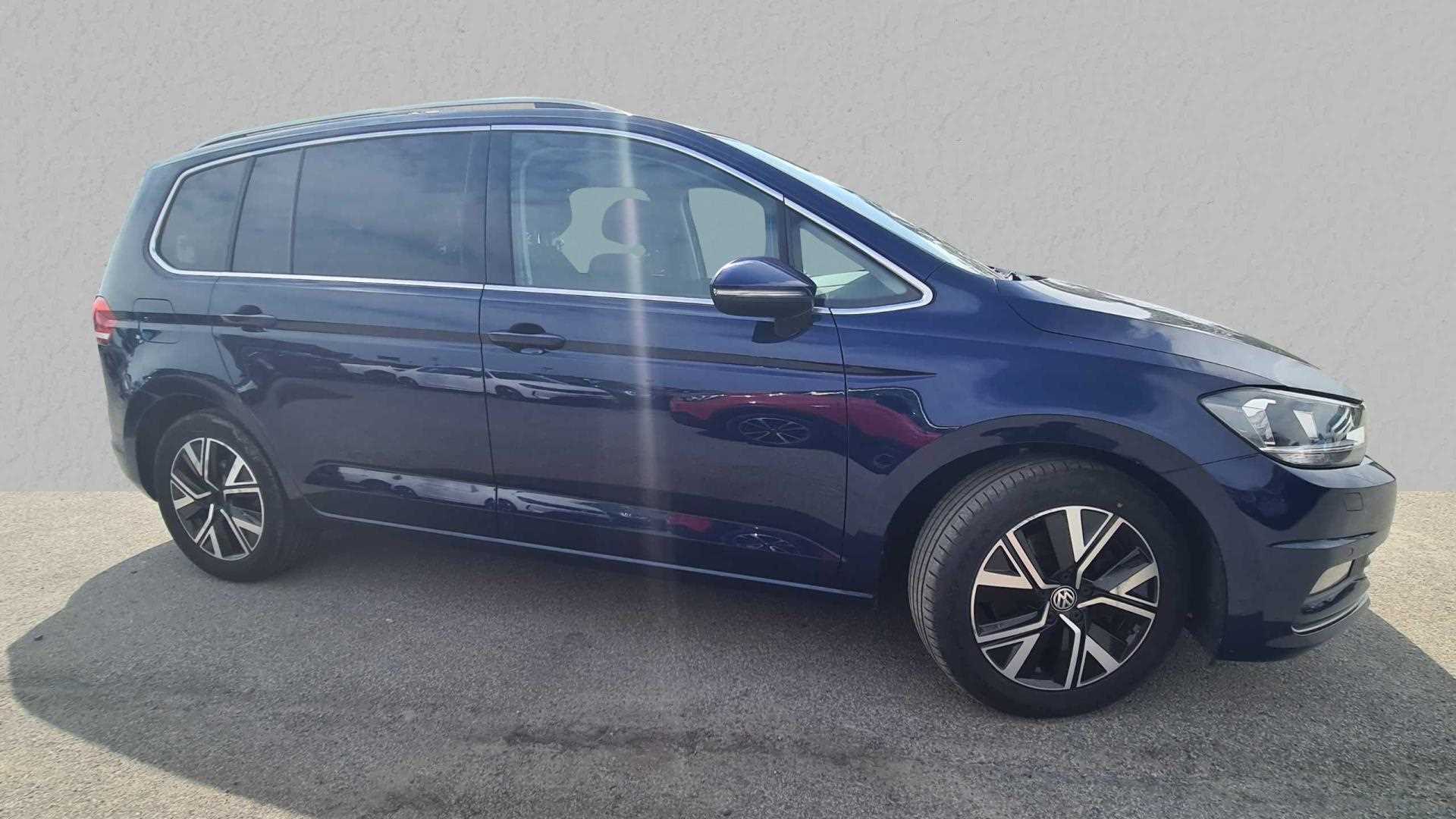 Main listing image - Volkswagen Touran