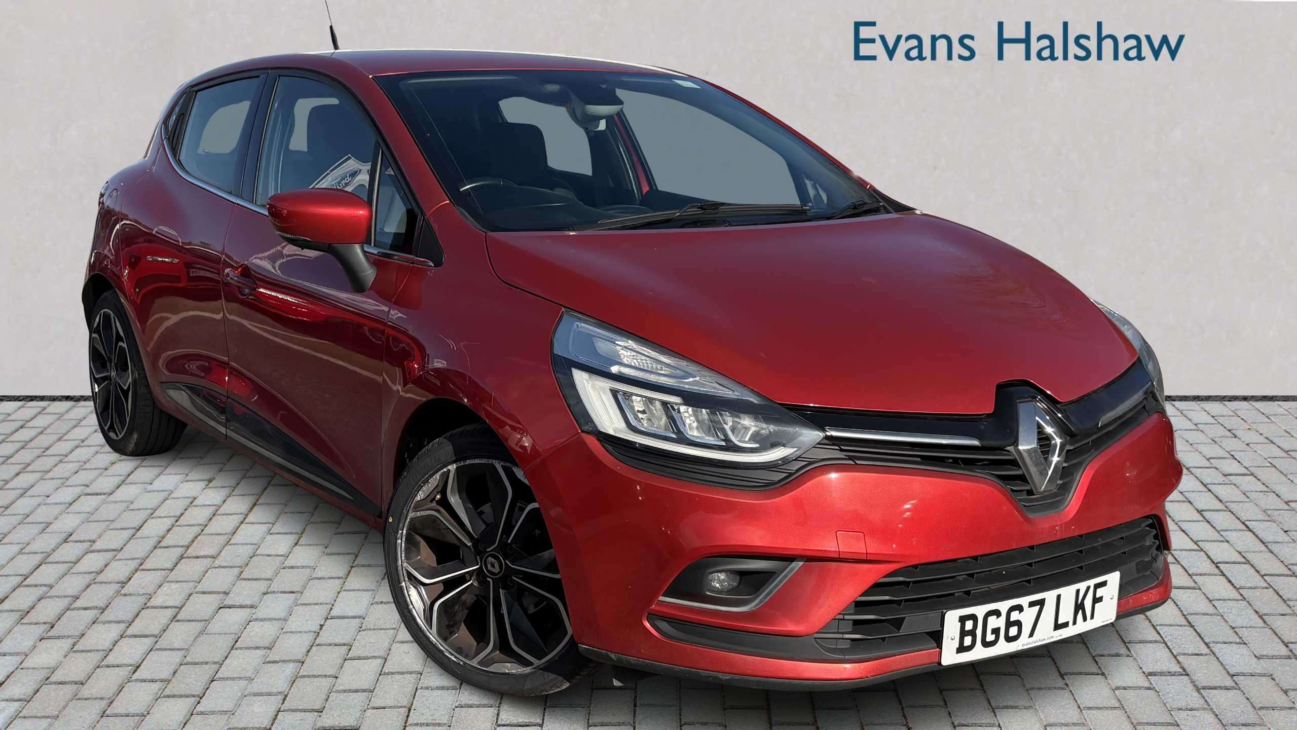 Main listing image - Renault Clio