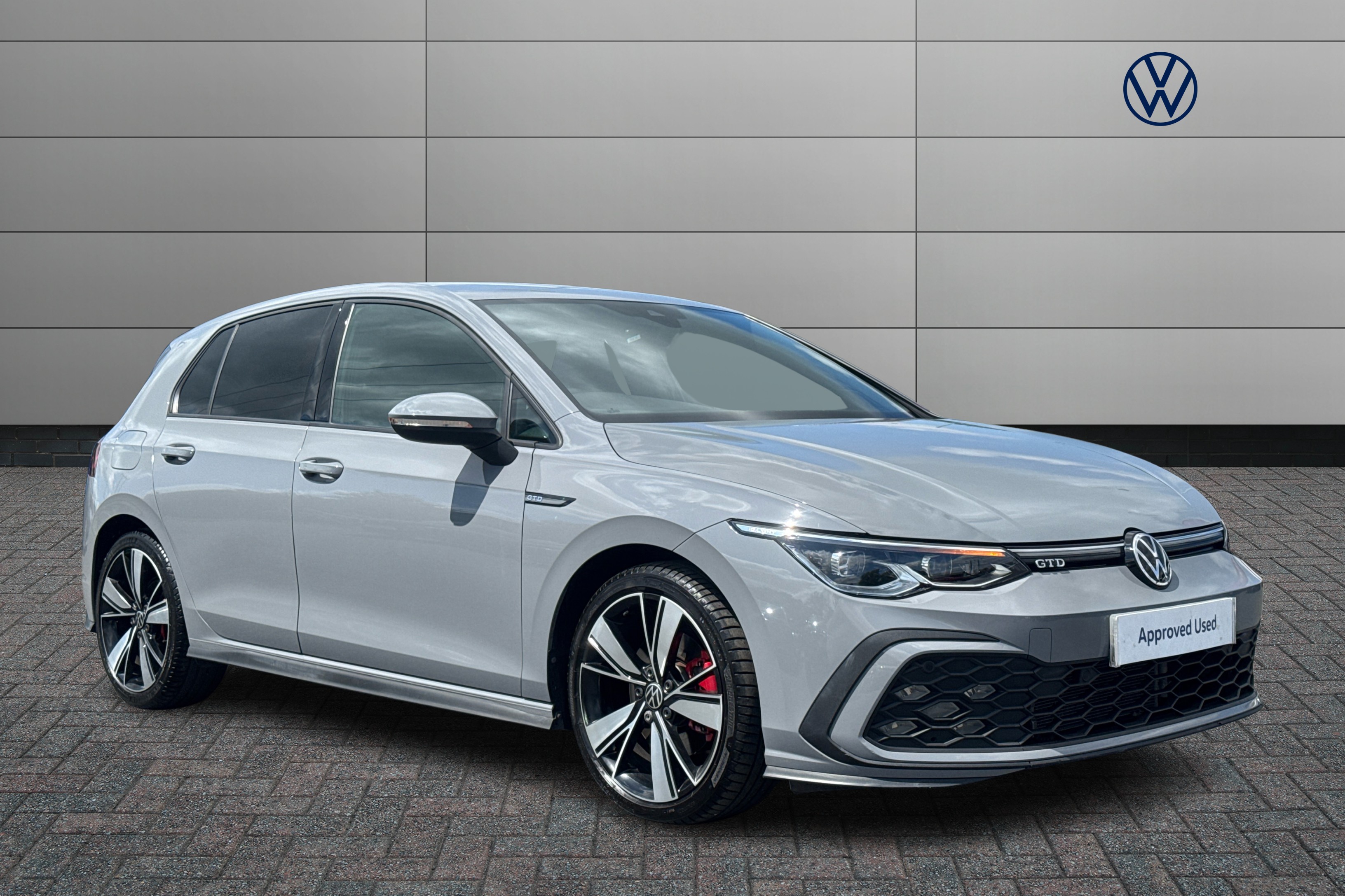 Main listing image - Volkswagen Golf