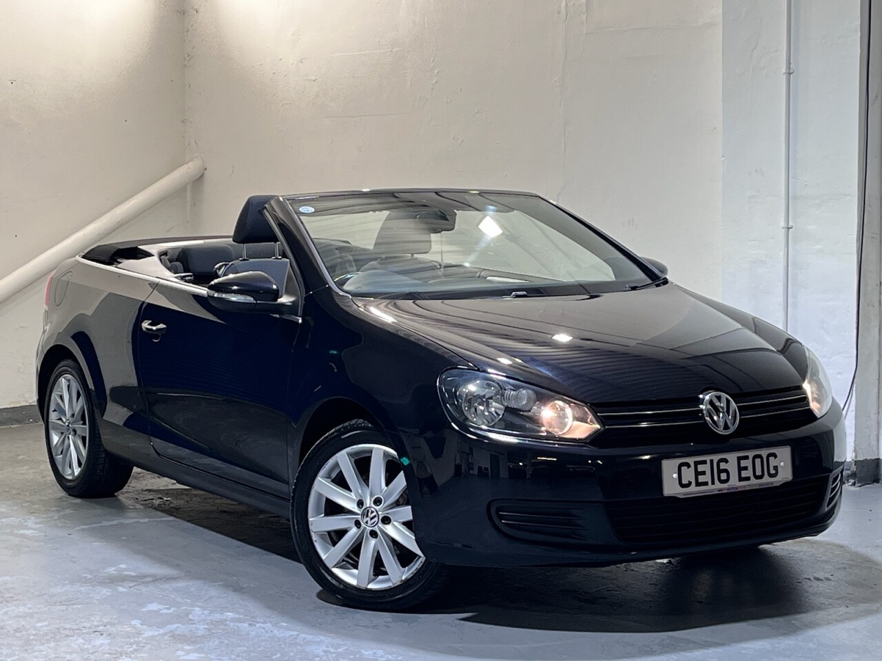 Main listing image - Volkswagen Golf