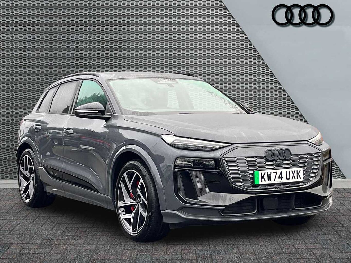 Main listing image - Audi Q6 e-tron