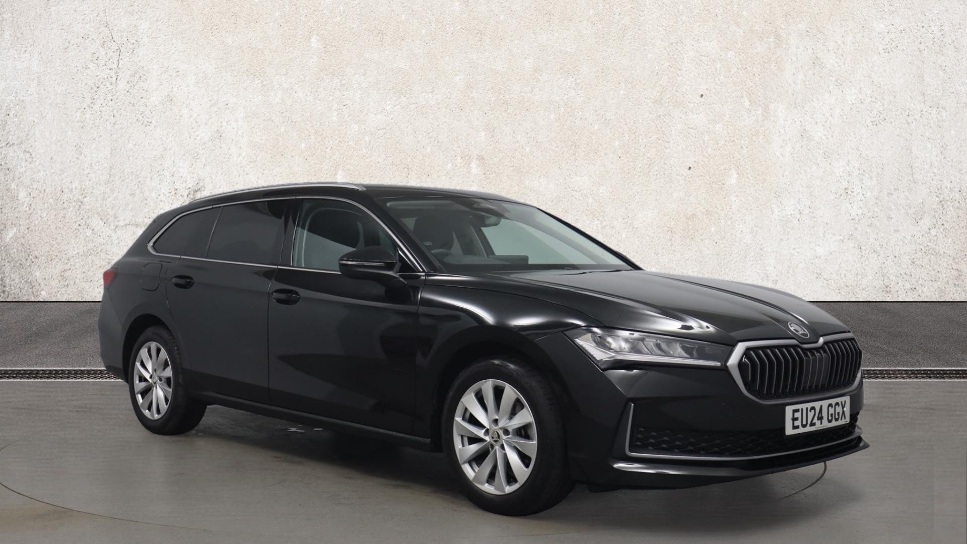 Main listing image - Skoda Superb Estate