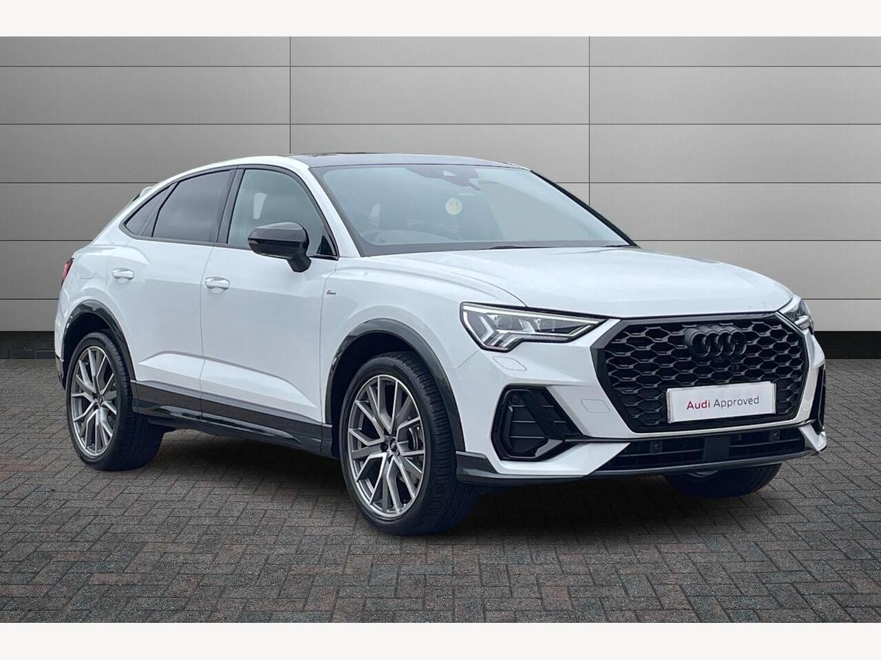 Main listing image - Audi Q3