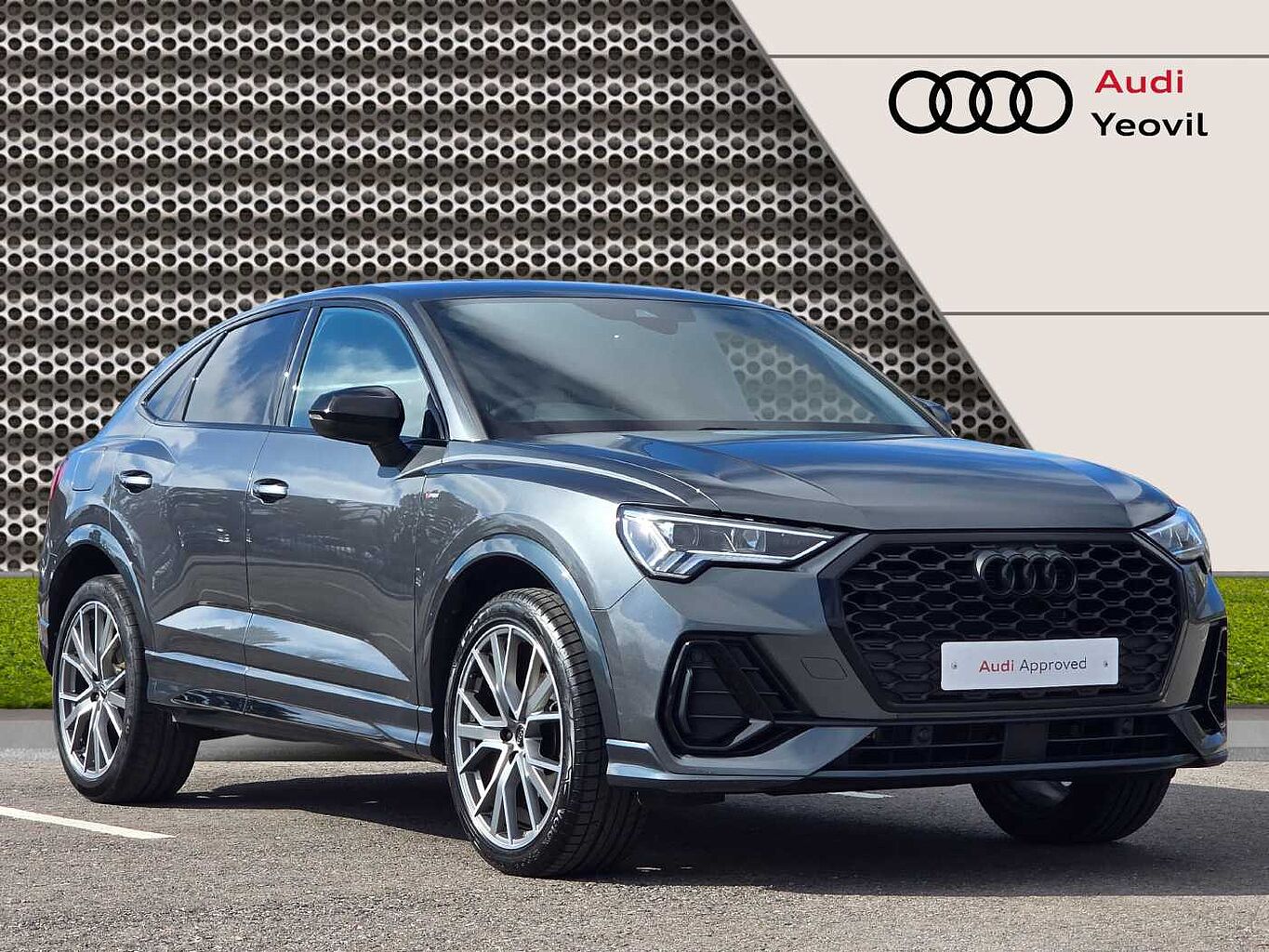 Main listing image - Audi Q3