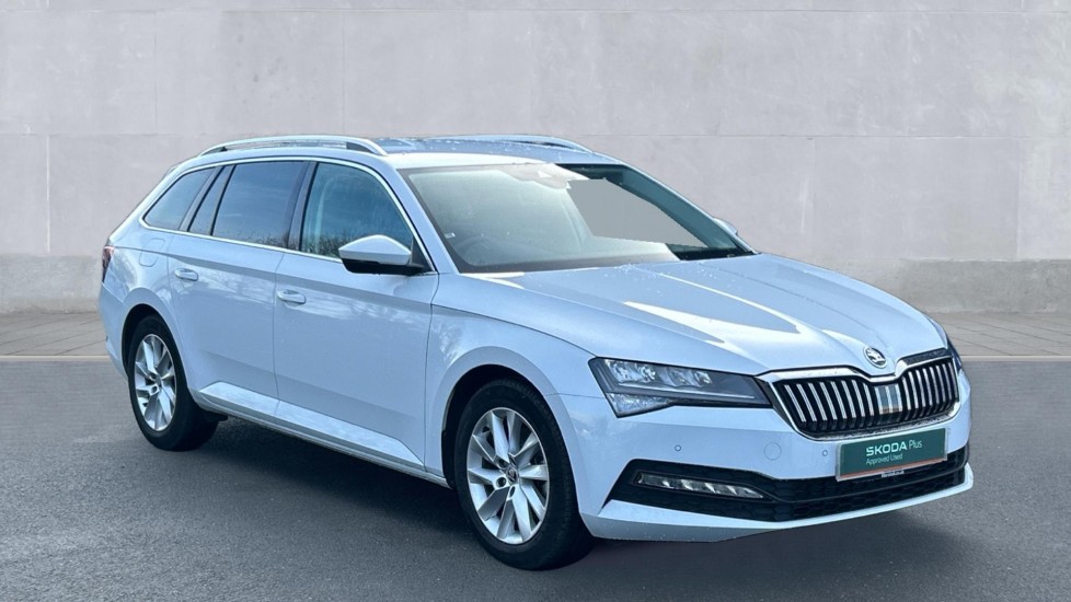 Main listing image - Skoda Superb Estate