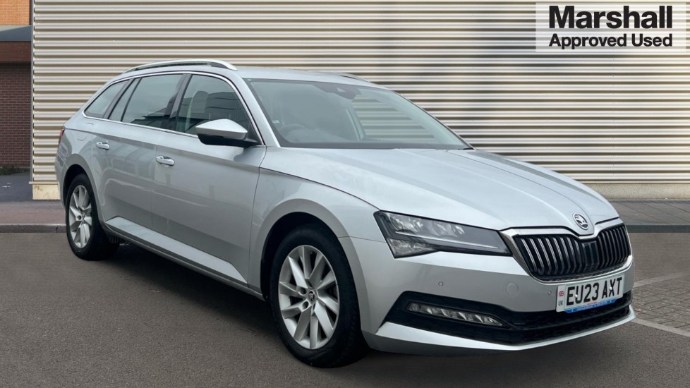 Main listing image - Skoda Superb Estate