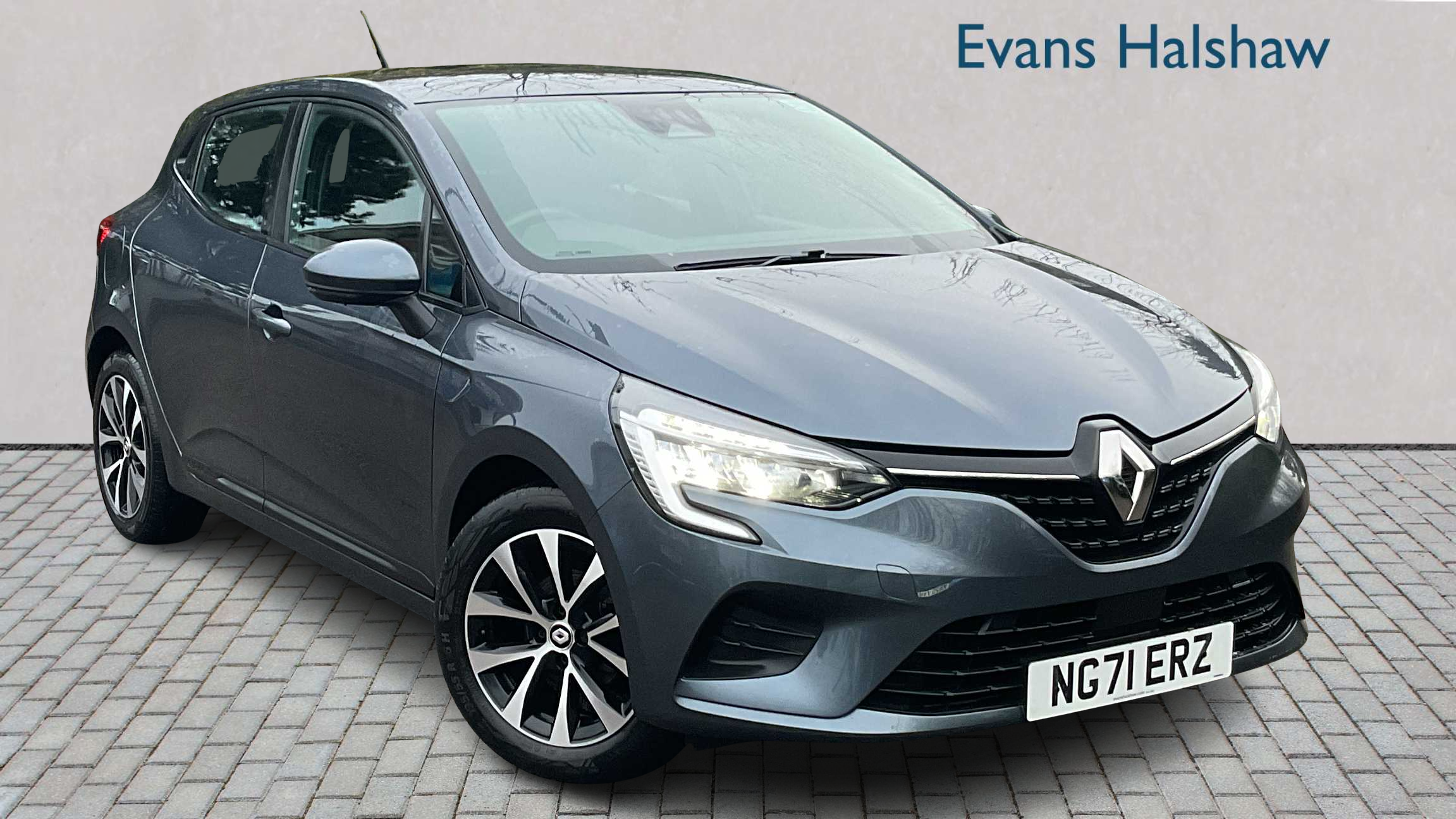 Main listing image - Renault Clio