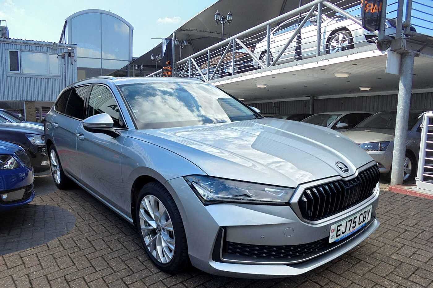 Main listing image - Skoda Superb Estate