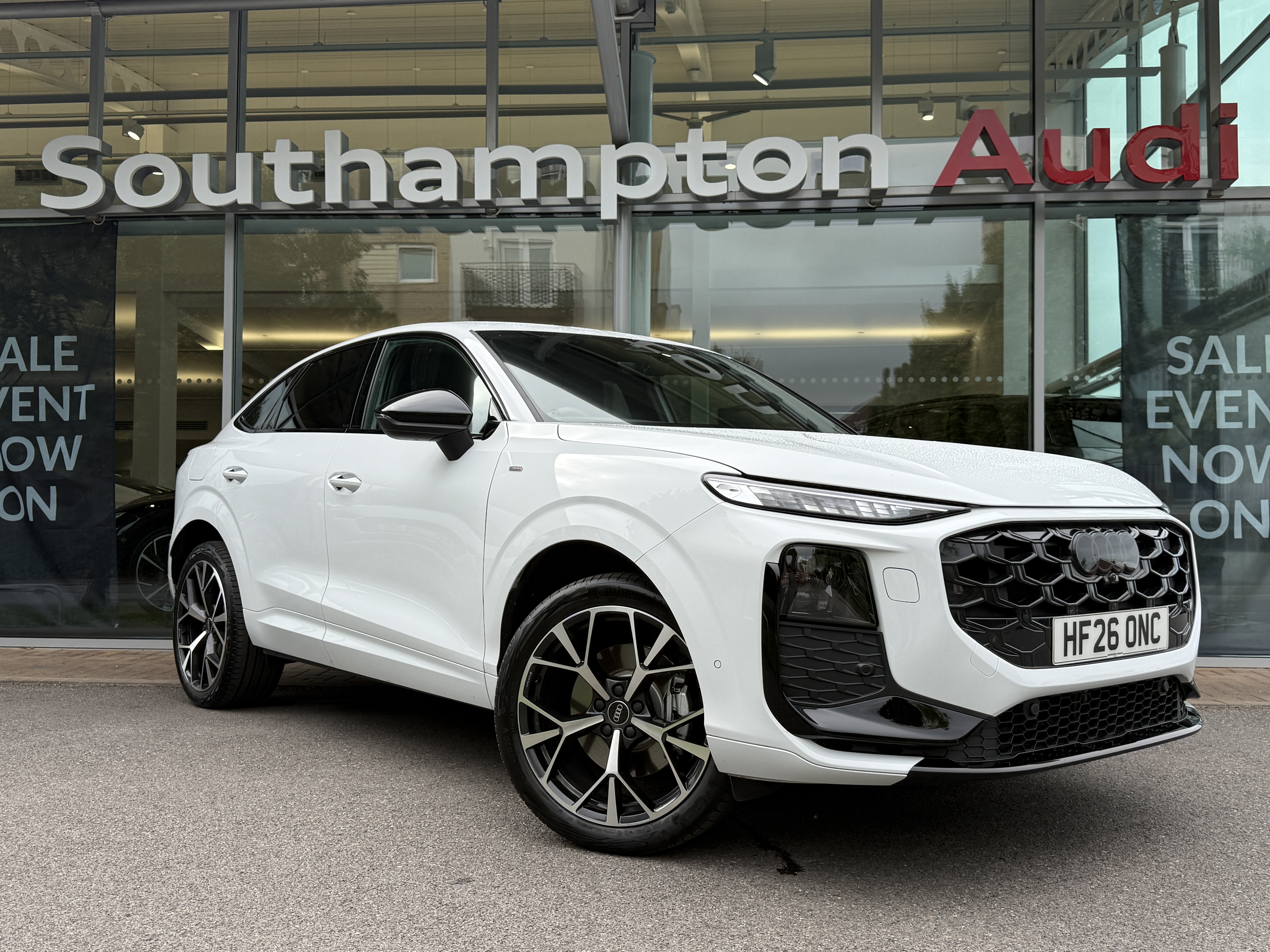 Main listing image - Audi Q3