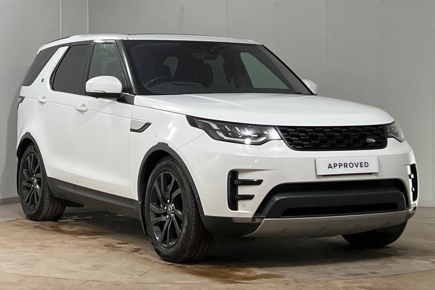 Main listing image - Land Rover Discovery