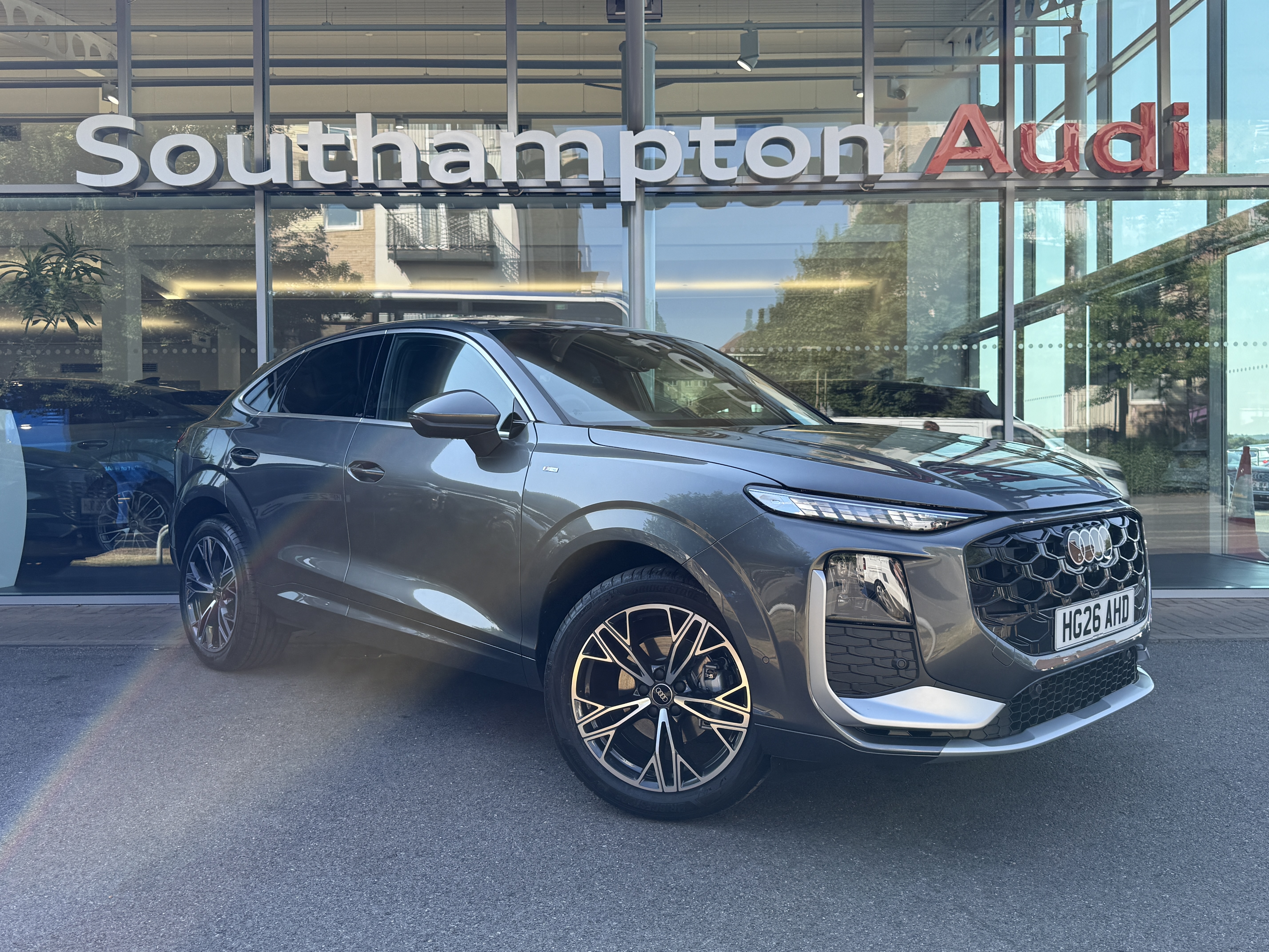 Main listing image - Audi Q3