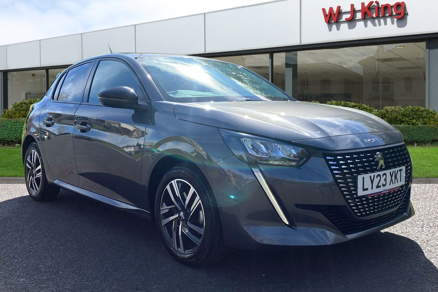 Main listing image - Peugeot 208