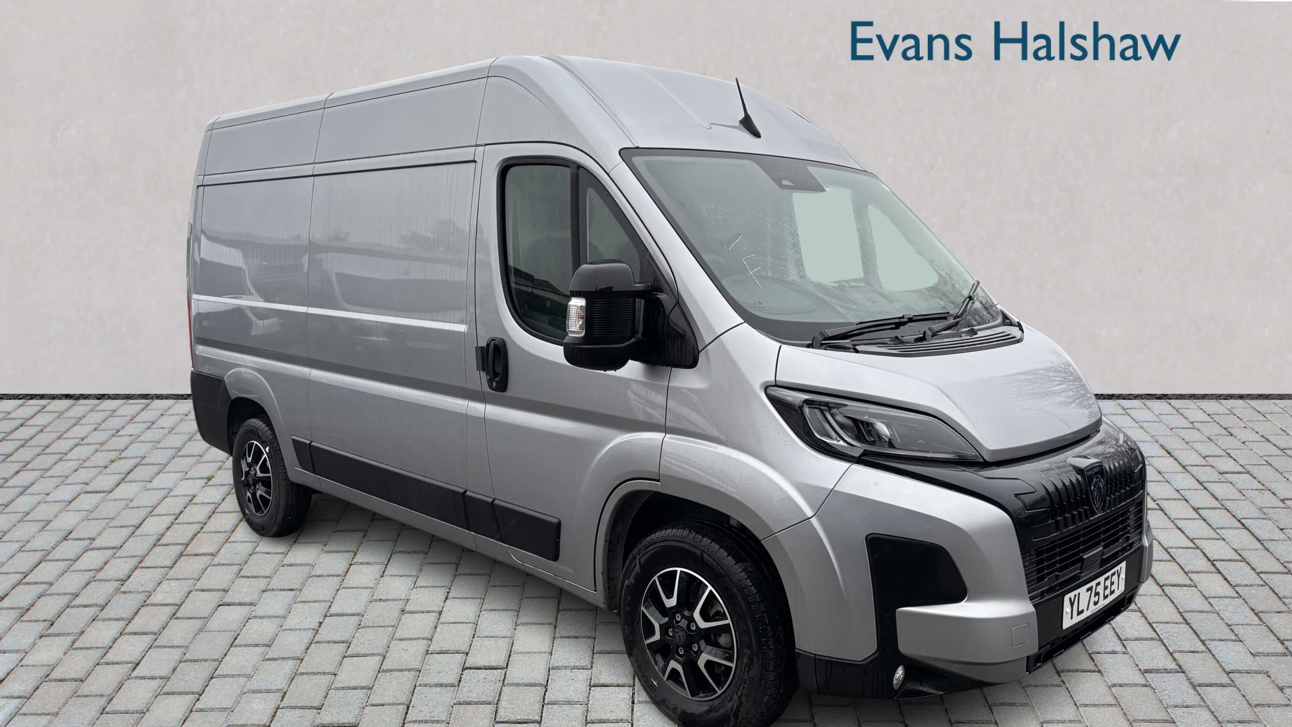 Main listing image - Peugeot Boxer