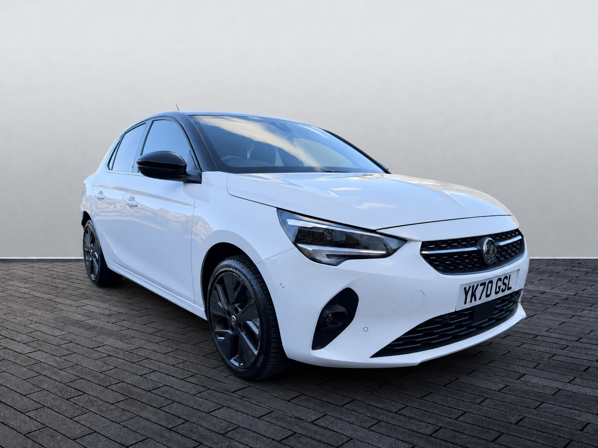 Main listing image - Vauxhall Corsa